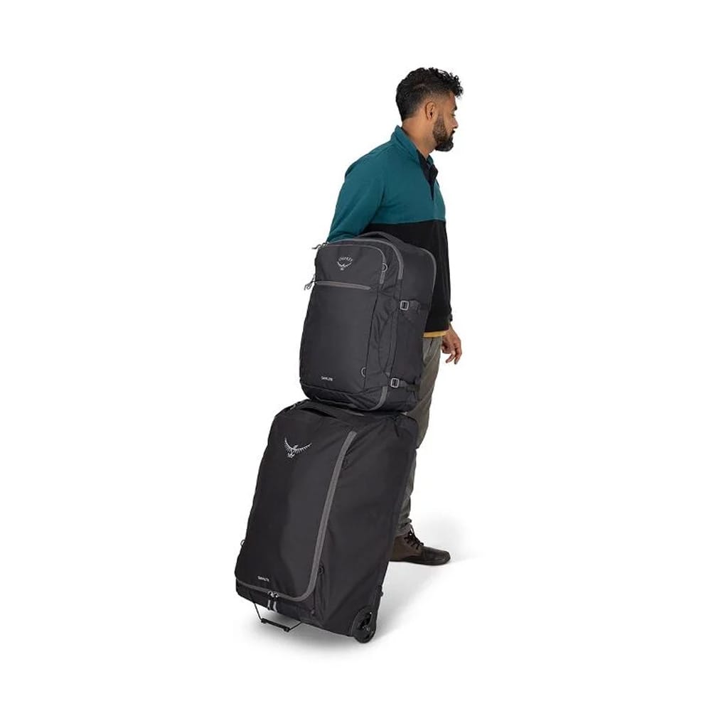 Osprey Daylite Carry-On Travel Pack 44 L reisesekk (unisex) på en koffert