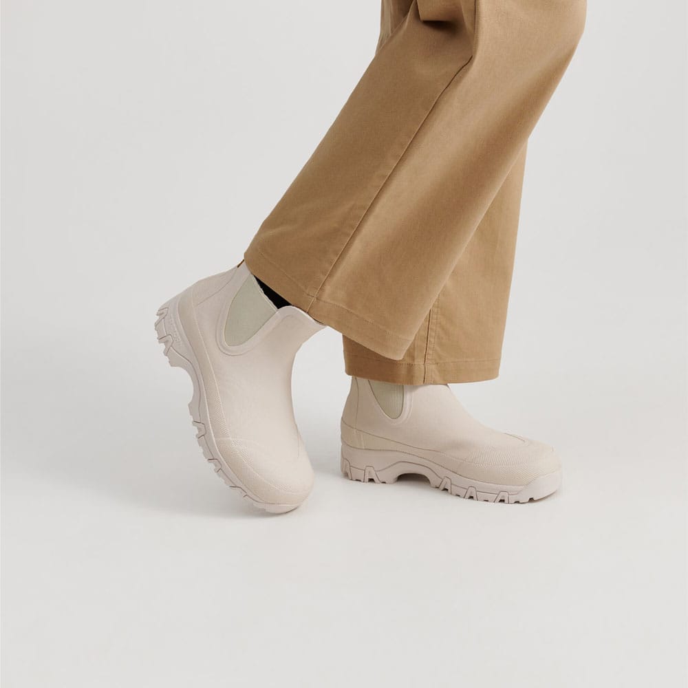 torn Garpa Pile vinterstøvler (unisex) på en modell