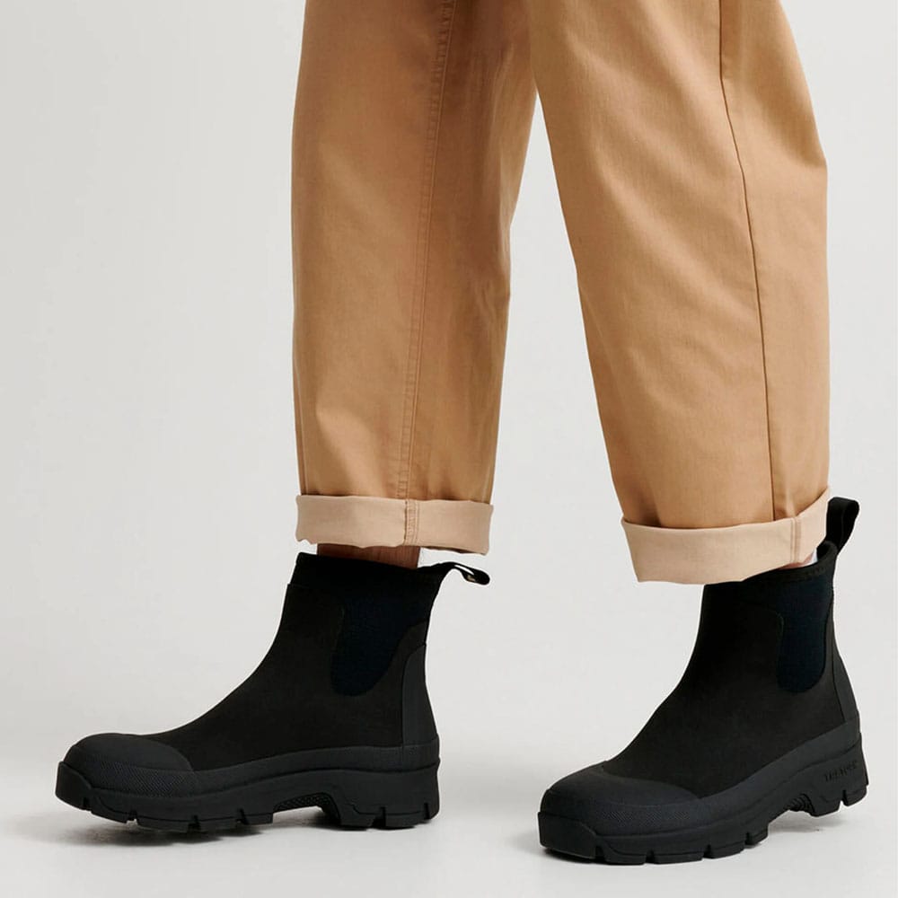 svarte Tretorn Garpa Hybrid støvler (unisex) på en modell