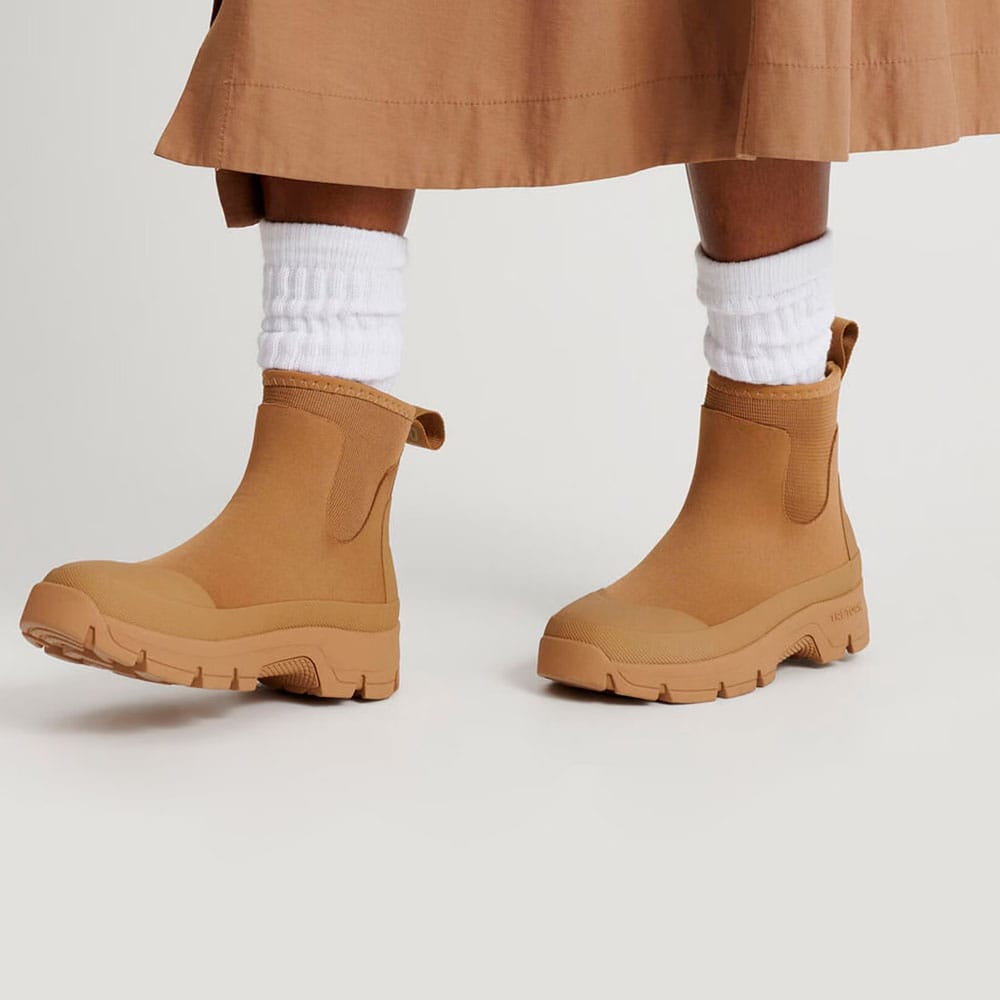 brune Tretorn Garpa Hybrid støvler (unisex) på en modell