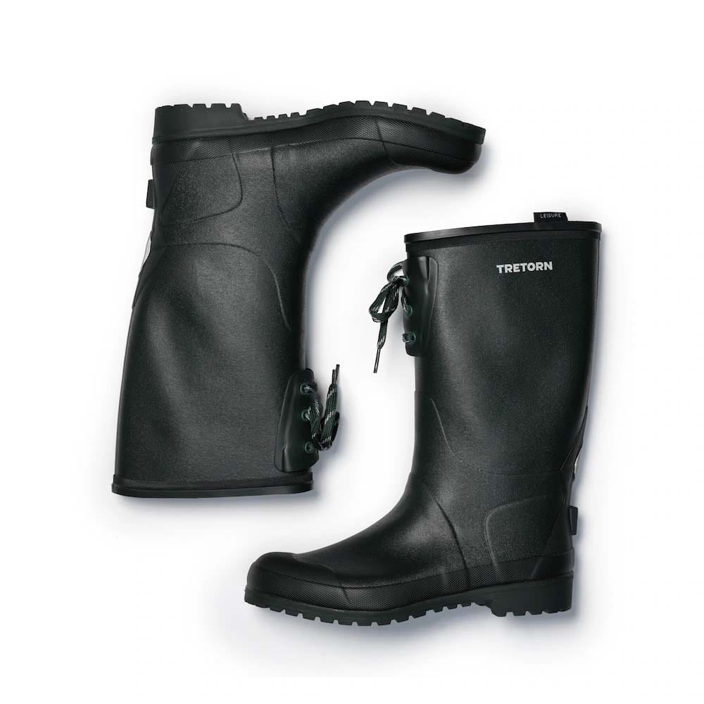 Et par praktiske og komfortable Tretorn Strong S Gummistøvler (unisex) liggende ned