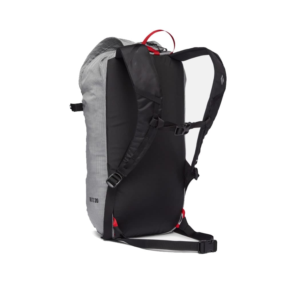 Bakside av ergonomisk Black Diamond Blitz 20L ryggsekk