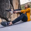 en kvinne bruker Black Diamond Method S Climbing Shoes klatresko (dame)